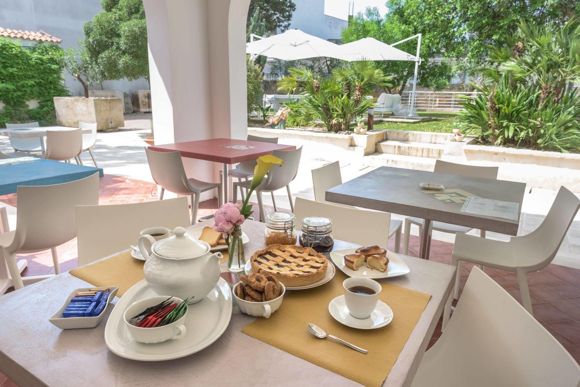 Li Pappi Antico Casale Bed & Breakfast Galatina Exterior photo